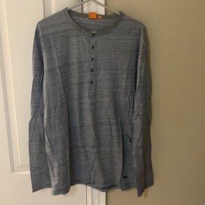 Men’s XL Hugo Boss long sleeve shirt.